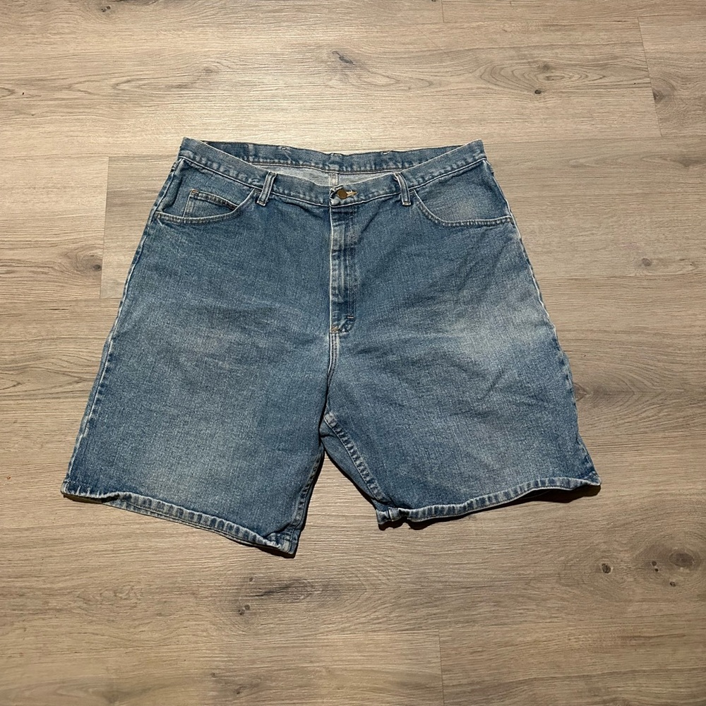 Wrangler Relaxed Fit Jean Shorts Mens‎ Size 40 Inseam 10" Denim Knee Length